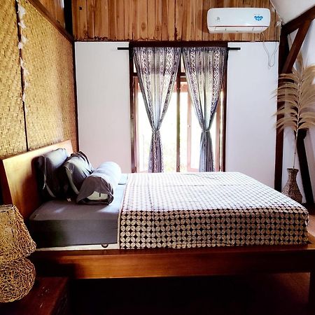 Gili Moonlight Retreat Villa กิลิไอร์ ภายนอก รูปภาพ