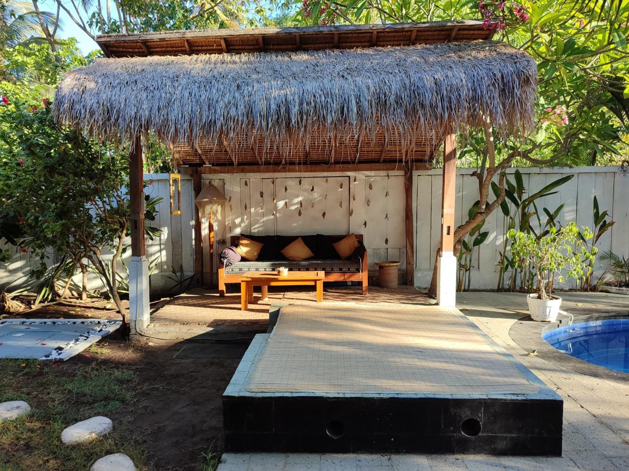 Gili Moonlight Retreat Villa กิลิไอร์ ภายนอก รูปภาพ